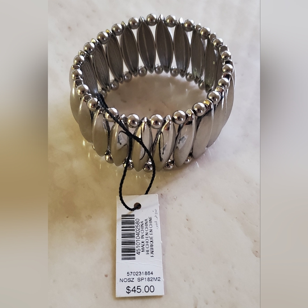 Chic Silver Stretch Bracelet